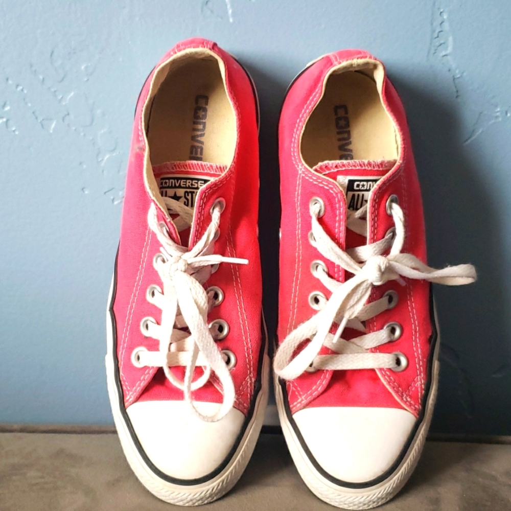 Converse size 7